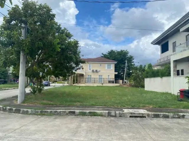 Grand Forbes Village